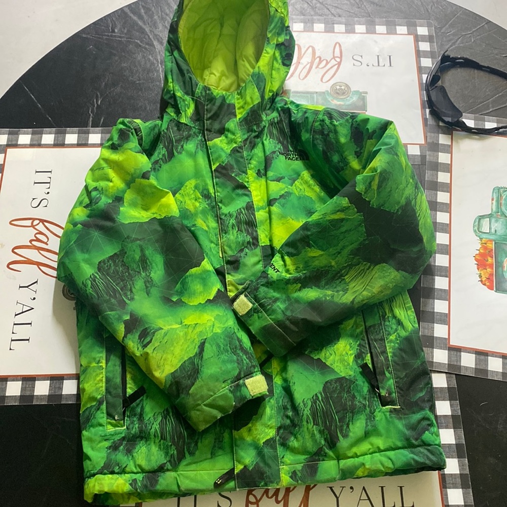 Boys 7/8 north face coat